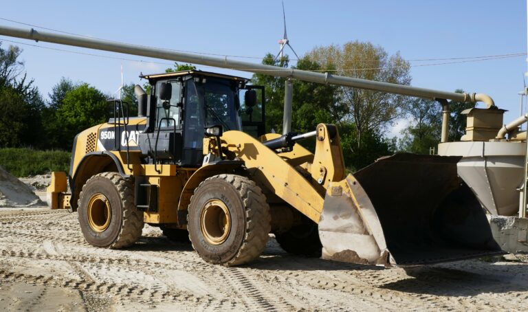 Engins de chantier et de TP équipés d’un traceur GPS SwissTracking